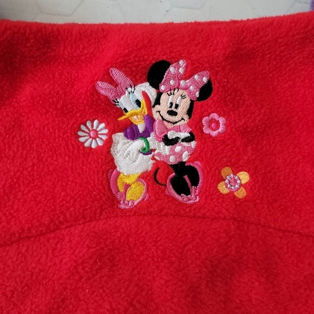 Disney Store Exclusive 3/4 Red Pom Pom Fleece Beanie Hat Minnie Mouse Daisy Duck - Picture 4 of 8